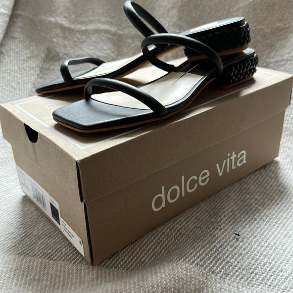 Dolce Vita Shoes - Dolce Vita sandals *brand new/ never worn*